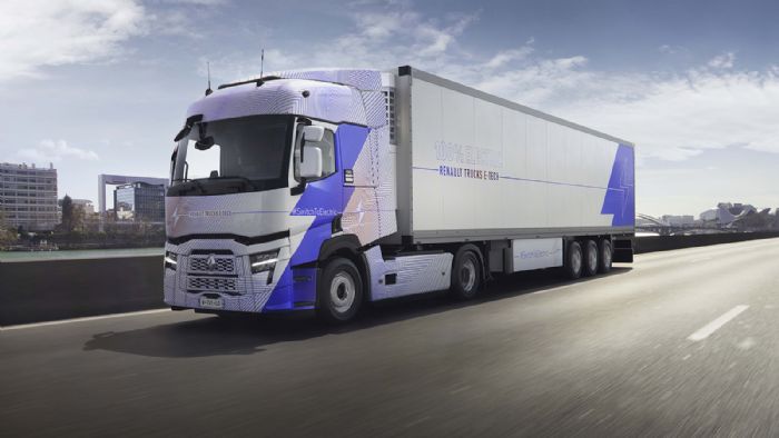 Με μεικτό βάρος έως 44 τόνων και αυτονομία μέχρι 500 χλμ. τα νέα T E-Tech (φωτό) και C E-Tech της Renault Trucks. 